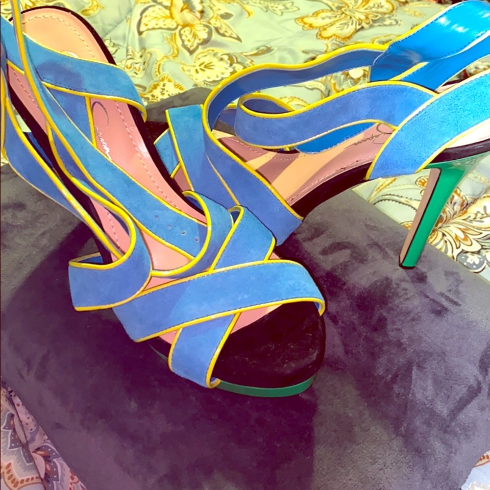 Heel To Toe Cute